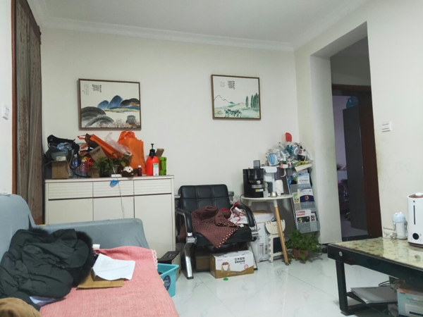 二实小旁红岗家属院紧邻安居园，相州小区，精装三室有证可贷