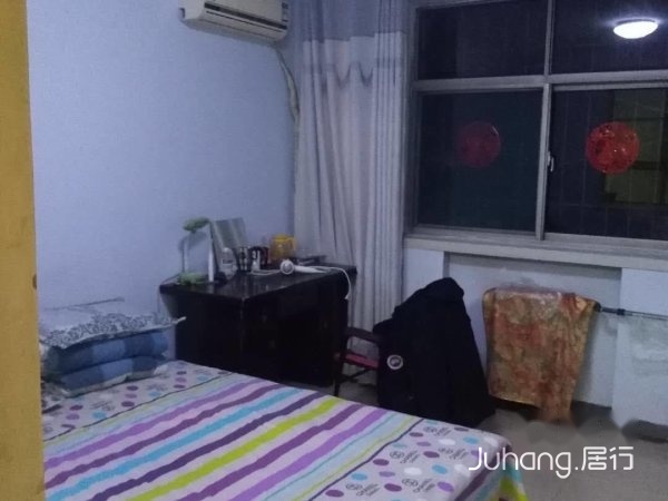 红星街七中附近二层，家具家电齐全拎包入住，中等装修，干净卫生