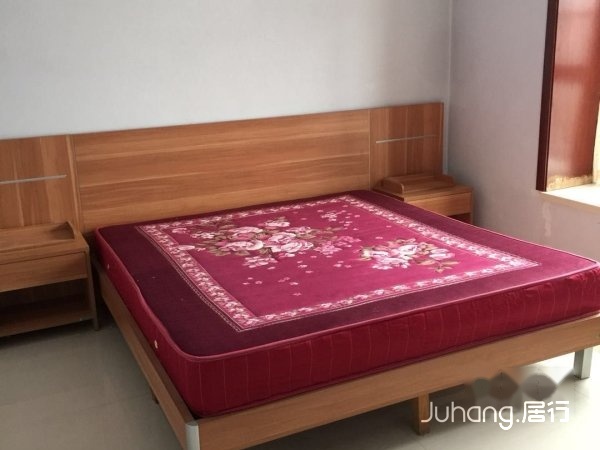 锦绣中华精装修三室两厅两卫，家具家电齐全，2300月