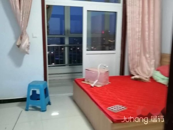 滨河上品电梯房中层中装二居简单家具月租1300元