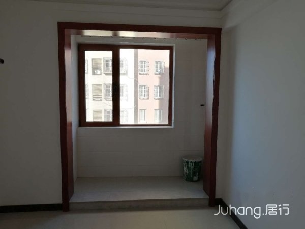 顺德鑫苑西区装修空房空房适合办公住宅电梯小高层，环境好