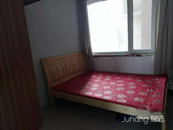 无中阶费，李演庄电梯楼，全套家具热水器洗衣机，月550元