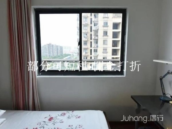 石油巷凯旋城癫疯国际定金无忧退家电齐全主卧独卫