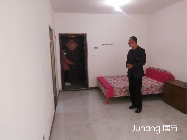 南马庄精装电梯一室，家电家具齐全，拎包入住