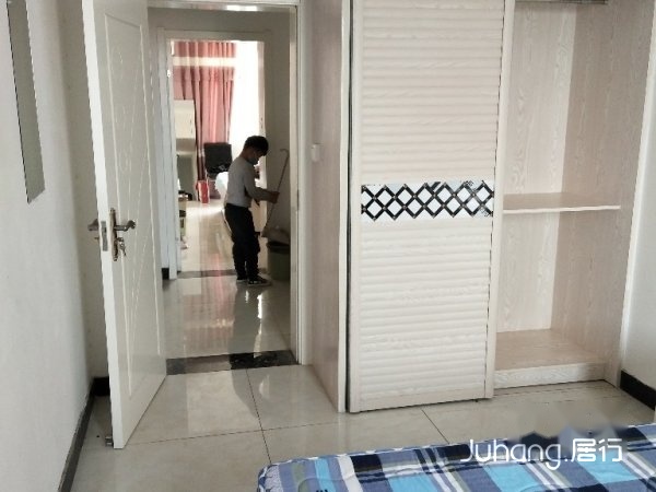 诚城常青藤3室2厅1卫次卧北