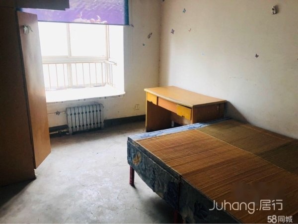 新乡学院家属院5室1厅2卫次卧南
