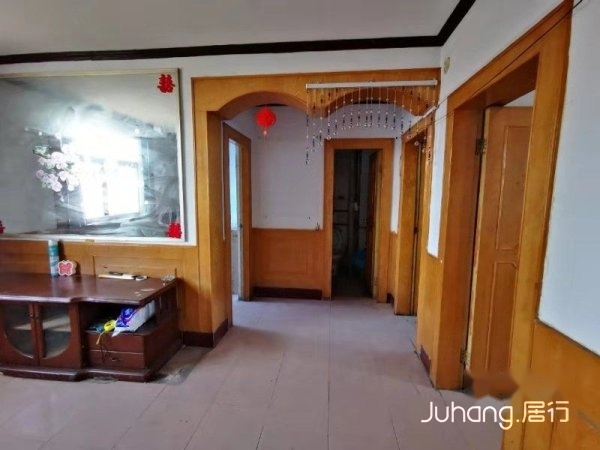 康泰嘉苑小区近一，二楼都有，全家具家电拎包入住