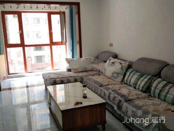 阳光新天地，精装三室首.次出租，家具全新拎包入住小区停车方便