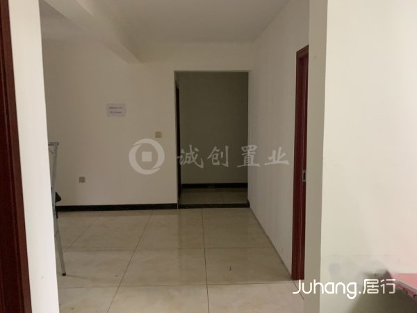 爱在诚创！常青藤医学院大学城简单装修拎包入住随时看房交通便利