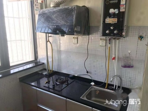 火车站汇金城3号楼公寓出租，家电家具齐全拎包入住
