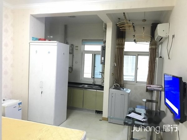 塞纳春天标间家具家电齐全拎包入住双气看房方便房东人好