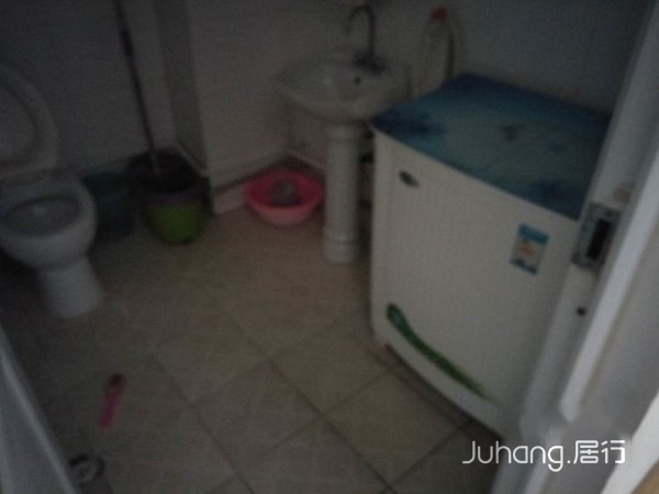 火车站汇金城2号楼公寓出租，家电家具齐全拎包入住