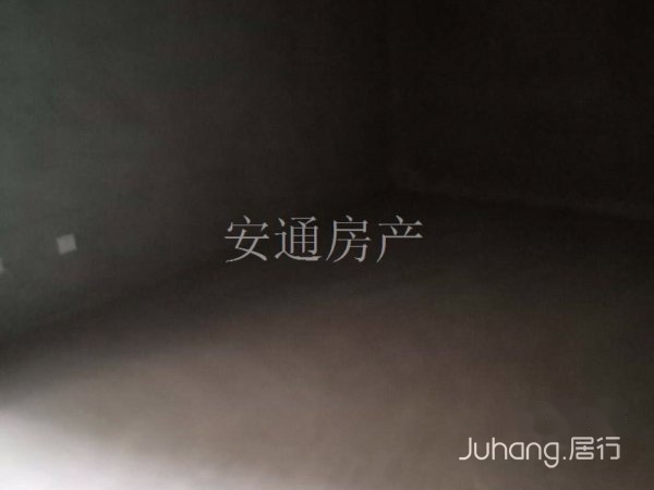 东方明珠，毛坯。200平，可办公，可做仓库，月租1500