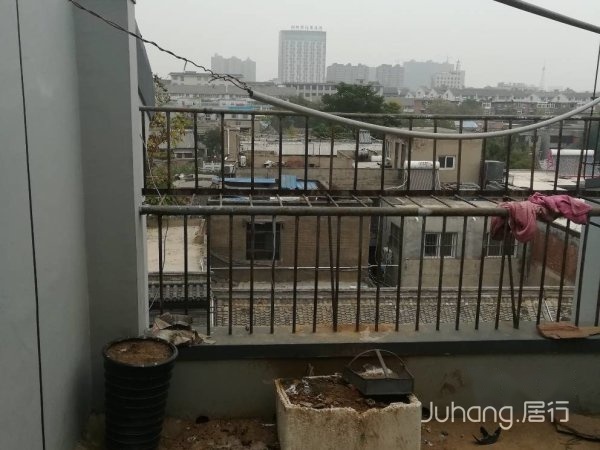文峰中路，北路，豪峰园小区三室一厅紧邻实验小学