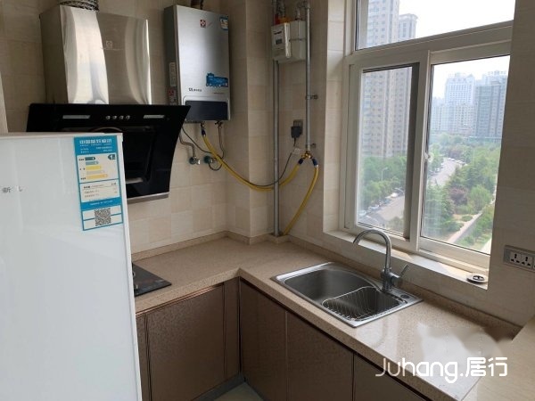 塞纳春天标准间精装修拎包入住房子干净