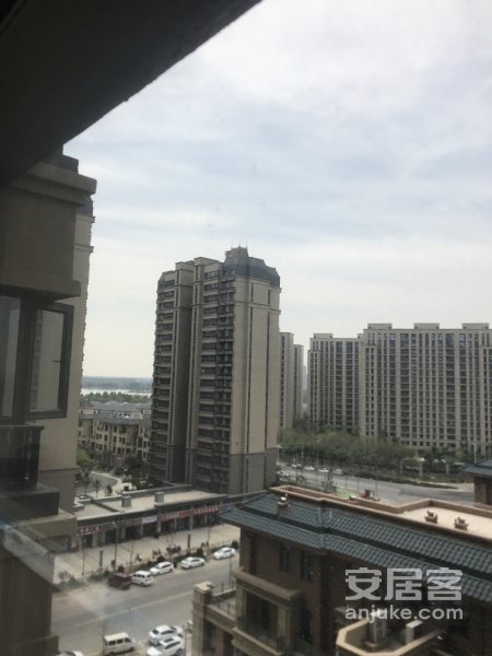 全新湖景房初次出租全屋定制家具拎包入住随时签约