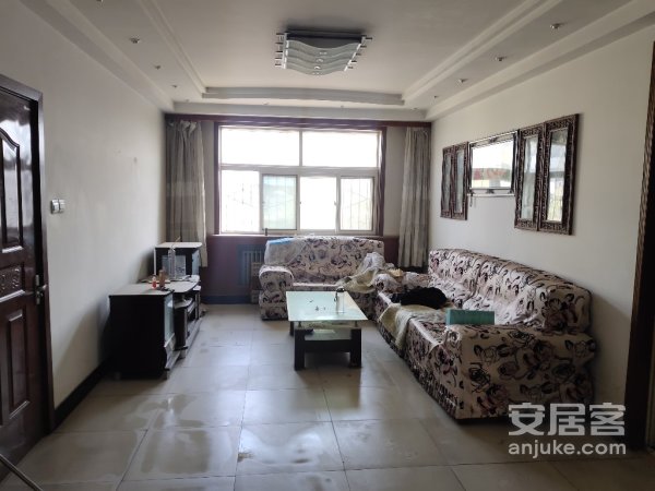 酒厂住宅楼3室2厅1卫