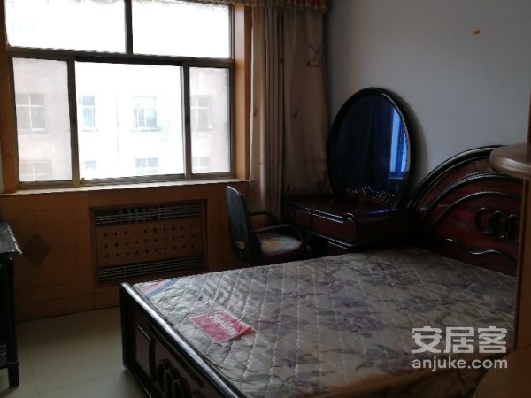 酒厂住宅楼2室2厅1卫