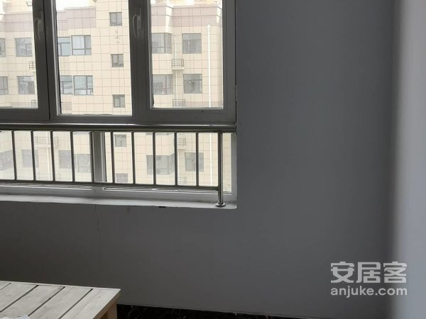 中华街小学附近礼仁佳苑，新房未住三室一厅带家具热水器整体厨房