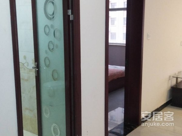 上海公馆精装3居室家具家电齐全拎包入住