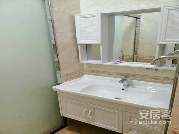 恒大绿洲精装2居室家具家电齐全拎包入住