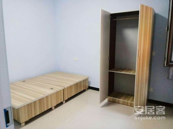 房屋首租未住过人精装修上海公馆旁边