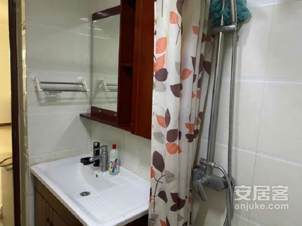 逸升佳苑精装2室2厅1卫家具家电齐全拎包入住