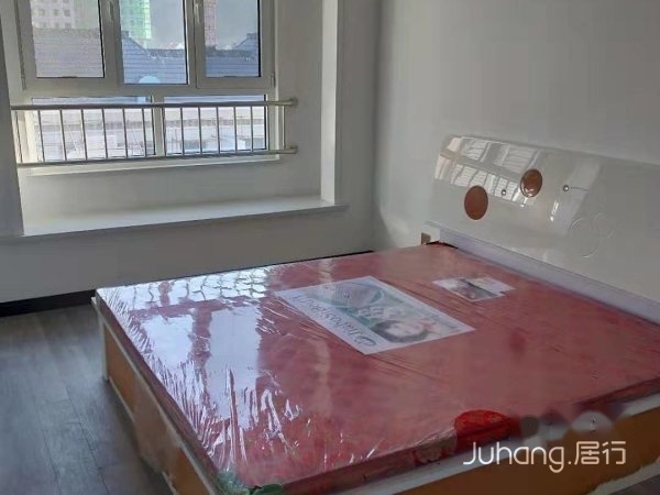 出租大成玉墅湾五楼，97平米，拎包入住，首次出租