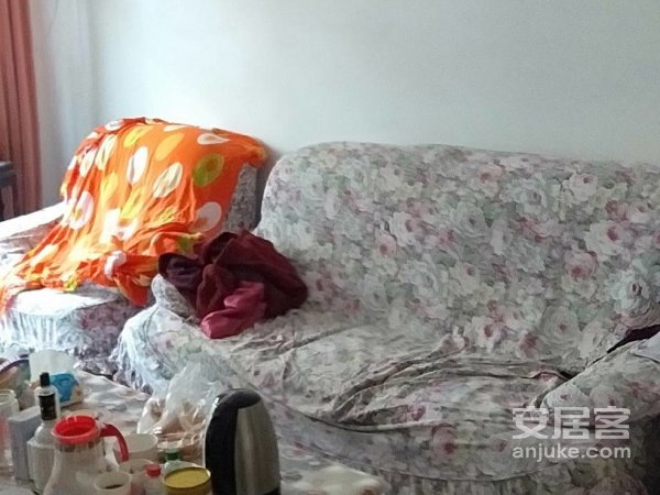 同天体校宿舍1楼3室2厅1卫，家具家电齐全，真实图片