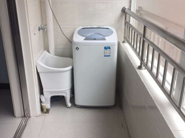 房屋首租五院衡百附近德隆超市对面