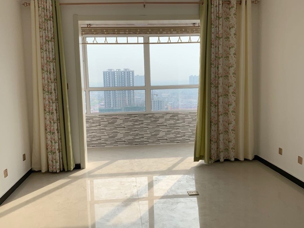 二小附近，高碑店中央公馆电梯房，新装出租，一年一万