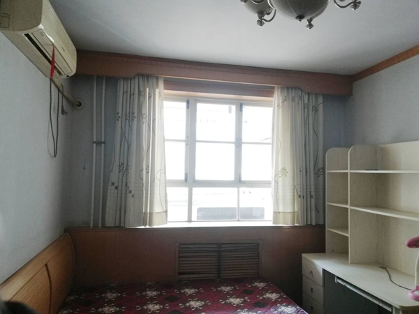 万博广场附近精装两居1300元月拎包入住