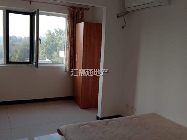 开发区冠云路汇元三号院1房2厅2100元月