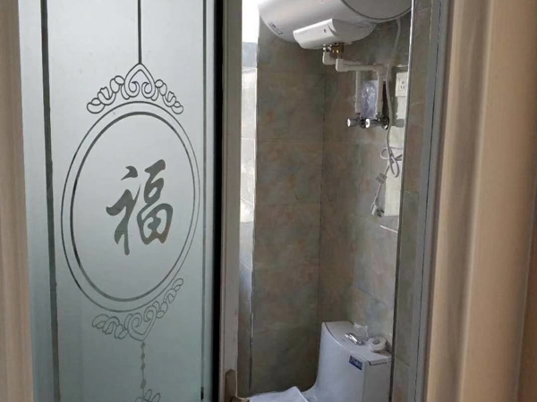 英伦名郡精装齐全两居1200可议两空调