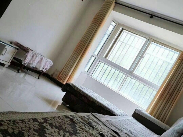 出租燕城隽府两室家具全齐有地下室车位