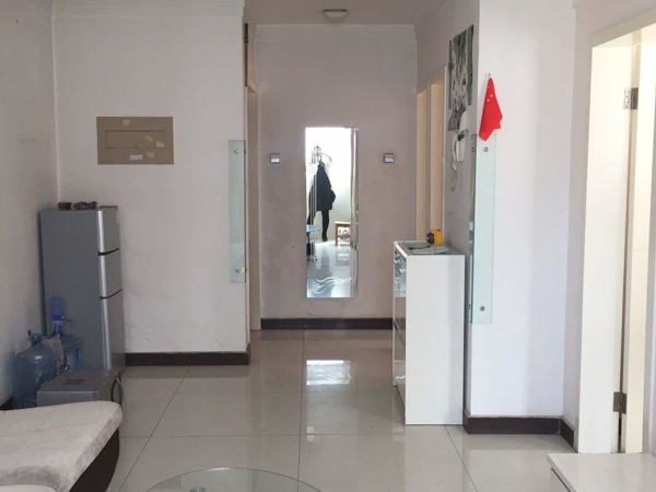 嘉兴青年新城精装修一室一厅1300元月