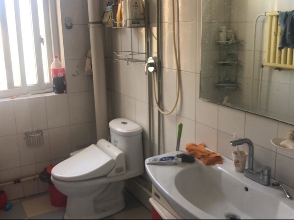 东湖印象精装修2室全家全电1500每月