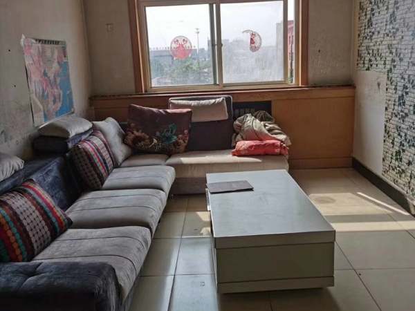 妇幼附近工商家属楼800精装齐全