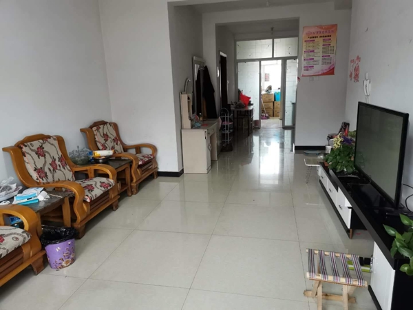 吉地国际a区招女生合租每月500元