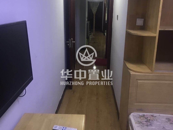 真实图片钻石广场小两居精装修干净拎包入住