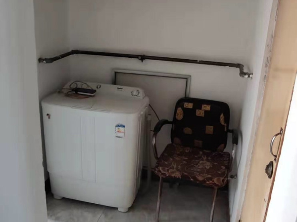 西站附近光明西里丙区家具齐全随时看房家具齐全900忒合适