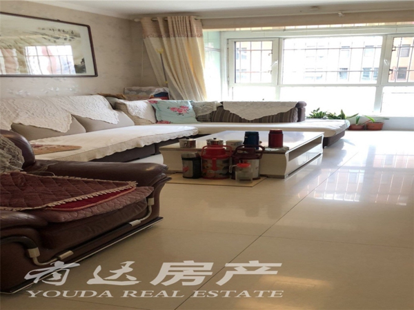 凤凰世嘉,一中正对面,陪读必备,三室,家具电全新齐全,随时看