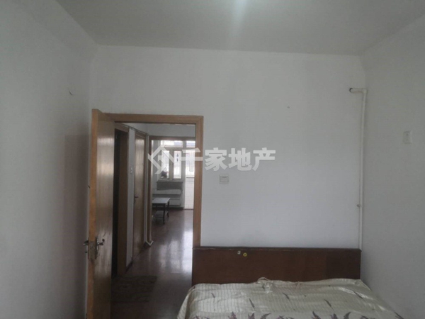 河茵北里交通便利购物方便拎包入住家电家具齐全