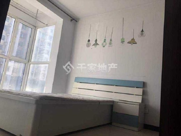 仁泰里，百货大楼，南湖中学，南湖小学，妇幼医院附近