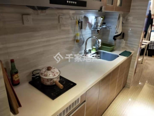 远洋城商圈拎包入住交通便利购物方便家电家具齐全