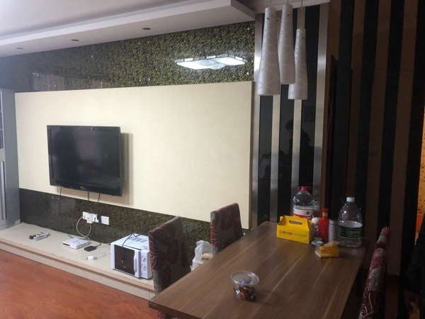 新华东道东港龙城两室南北通家电齐全拎包入住可季付