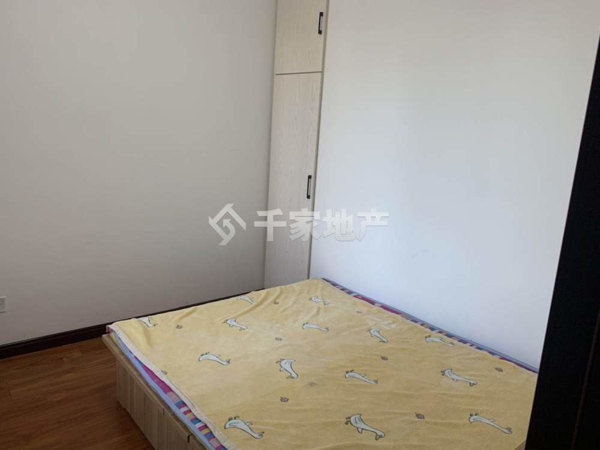 恒大学庭，两室，精装首租，家电齐全，价格美丽
