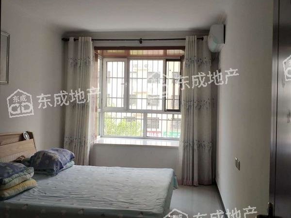 首次出租龙华名苑两室拎包入住
