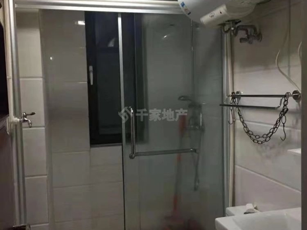精装！拎包入住家具家电齐全！房主诚心出租