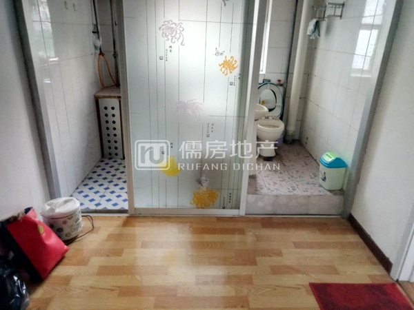 6小区3层干净750月家电齐全拎包入住着急租